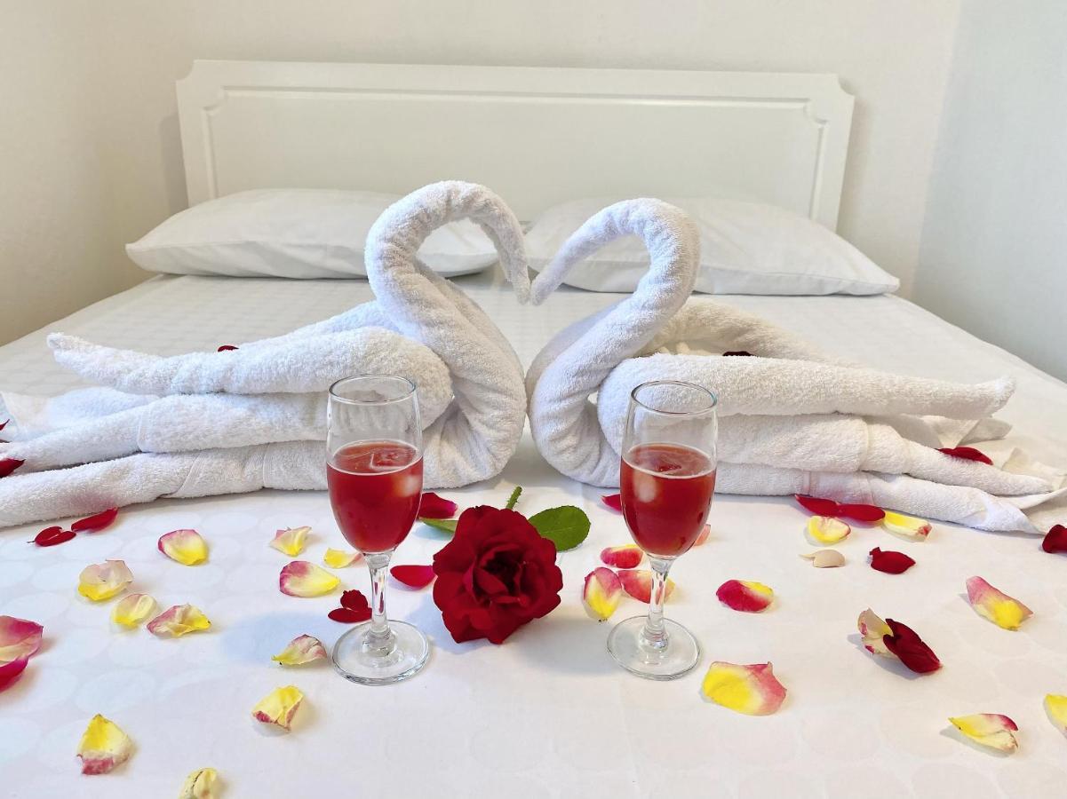 Vila Arlind Hotel Vlorë Buitenkant foto