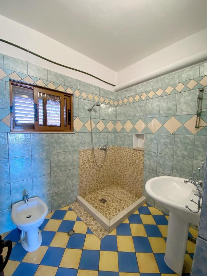 Vila Arlind Hotel Vlorë Buitenkant foto