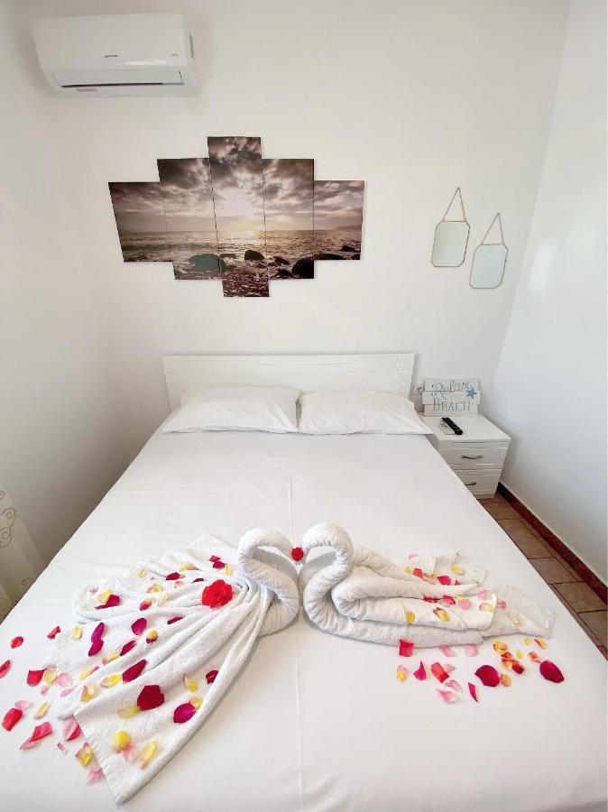 Vila Arlind Hotel Vlorë Buitenkant foto