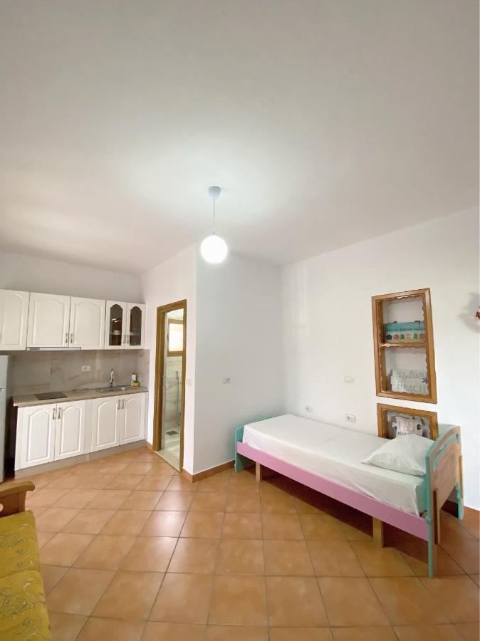 Vila Arlind Hotel Vlorë Buitenkant foto