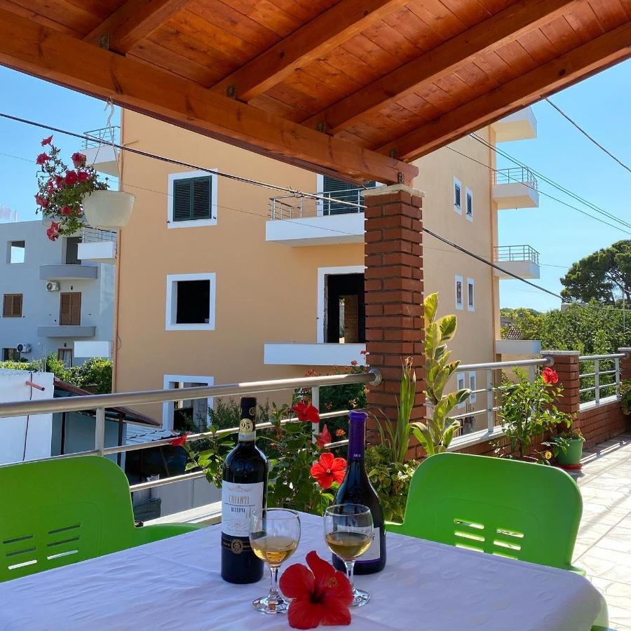 Vila Arlind Hotel Vlorë Buitenkant foto