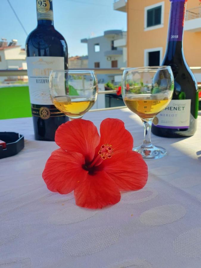 Vila Arlind Hotel Vlorë Buitenkant foto