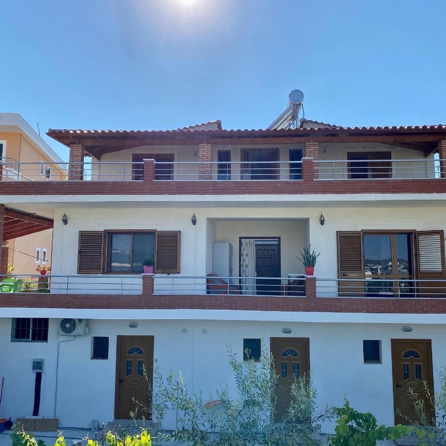 Vila Arlind Hotel Vlorë Buitenkant foto
